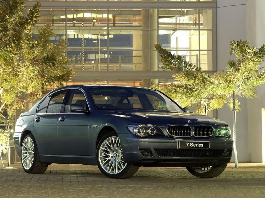  BMW 760i 2005 года  (ZA) (фото 11 из 13)